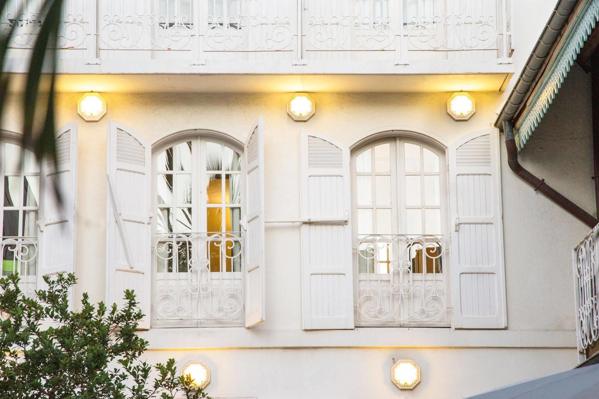 Le Juliette Dodu- Le Charme D'Un Monument Historique Hotel Сен Дьони Екстериор снимка